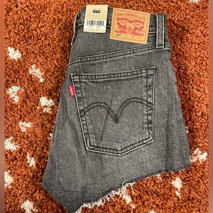 Levi grey shorts